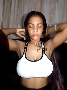 Snapshot of BarbieDoll_03 chatting on March 2025 10:33:01 PM BarbieDoll 03 online show from March 2025 10:33:01 PM