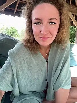 Snapshot of LaVitaBelle chatting on December 2024 12:43:02 AM LaVitaBelle online show from December 2024 12:43:02 AM