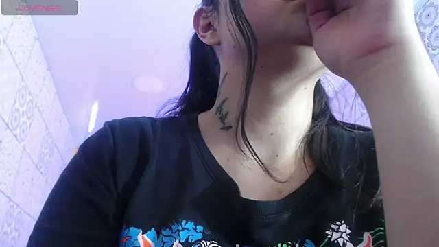 Snapshot of vitoria23_ chatting on March 2025 02:23:01 PM vitoria23 online show from March 2025 02:23:01 PM