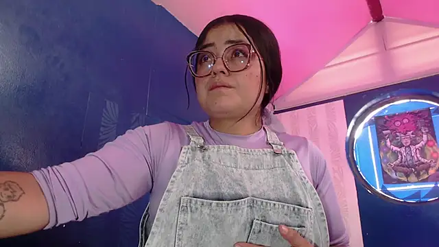 Snapshot of vitoria23_ chatting on June 2026 02:33:02 PM vitoria23 online show from June 2026 02:33:02 PM