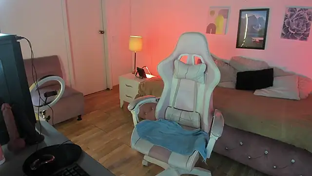 Aliciia cute1 online show from October 2025 08:40:01 PM