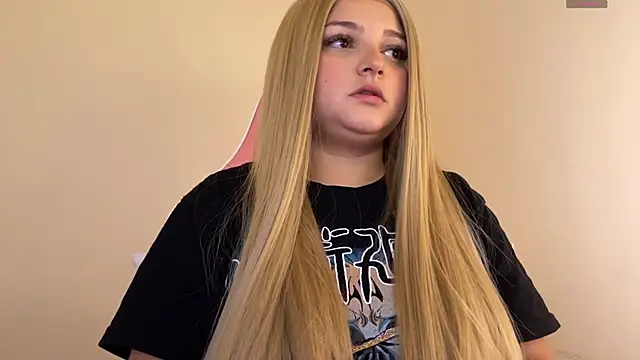Snapshot of SweetPaige_ chatting on December 2024 07:13:02 PM SweetPaige online show from December 2024 07:13:02 PM