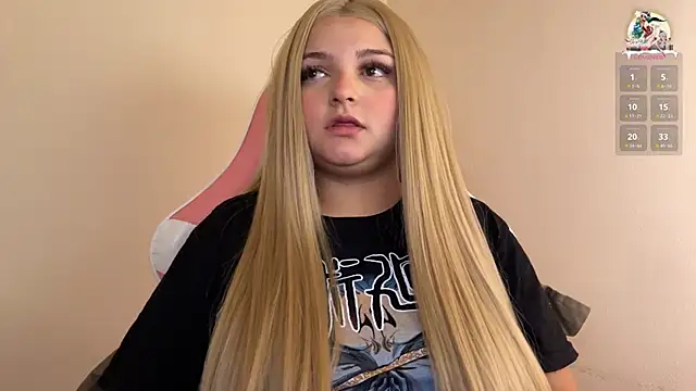 Snapshot of SweetPaige_ chatting on December 2024 08:11:01 PM SweetPaige online show from December 2024 08:11:01 PM