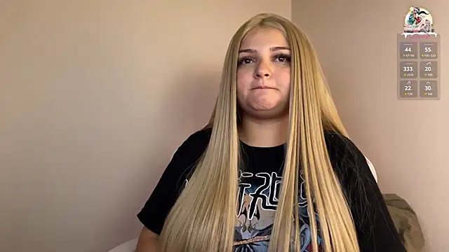 Snapshot of SweetPaige_ chatting on December 2024 10:34:01 PM SweetPaige online show from December 2024 10:34:01 PM