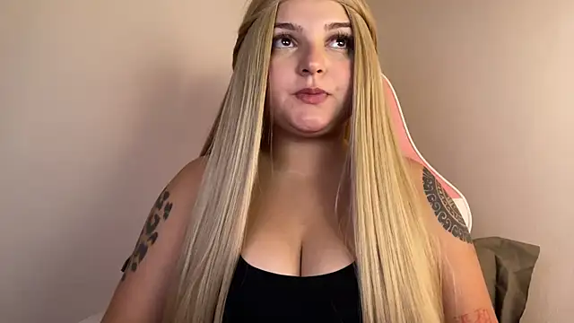 Snapshot of SweetPaige_ chatting on January 2025 12:42:01 AM SweetPaige online show from January 2025 12:42:01 AM