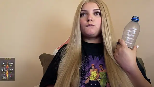 Snapshot of SweetPaige_ chatting on January 2025 07:41:02 PM SweetPaige online show from January 2025 07:41:02 PM