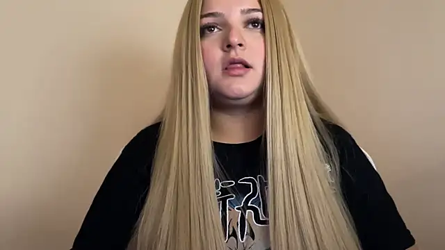 Snapshot of SweetPaige_ chatting on January 2025 03:21:01 PM SweetPaige online show from January 2025 03:21:01 PM