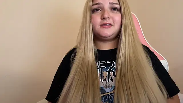 Snapshot of SweetPaige_ chatting on January 2025 08:11:01 PM SweetPaige online show from January 2025 08:11:01 PM