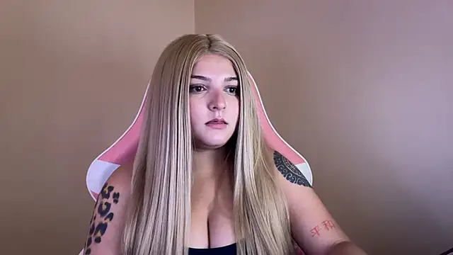 Snapshot of SweetPaige_ chatting on January 2025 08:45:01 PM SweetPaige online show from January 2025 08:45:01 PM