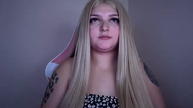 Snapshot of SweetPaige_ chatting on January 2025 09:07:01 PM SweetPaige online show from January 2025 09:07:01 PM