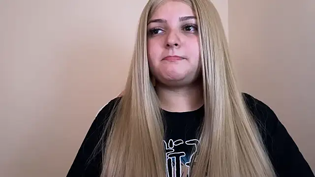 Snapshot of SweetPaige_ chatting on February 2025 03:17:02 PM SweetPaige online show from February 2025 03:17:02 PM
