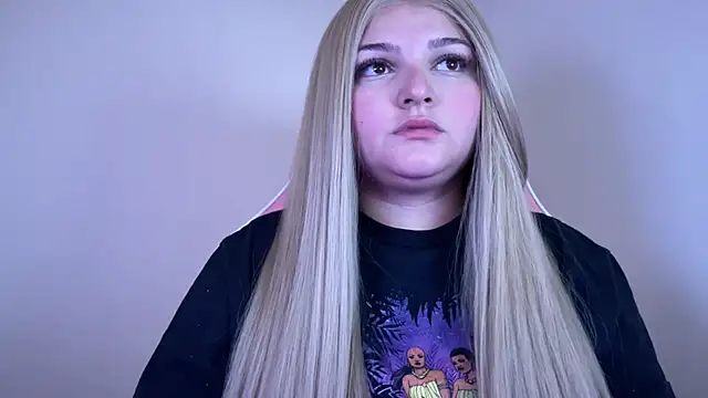 Snapshot of SweetPaige_ chatting on February 2025 01:40:02 PM SweetPaige online show from February 2025 01:40:02 PM