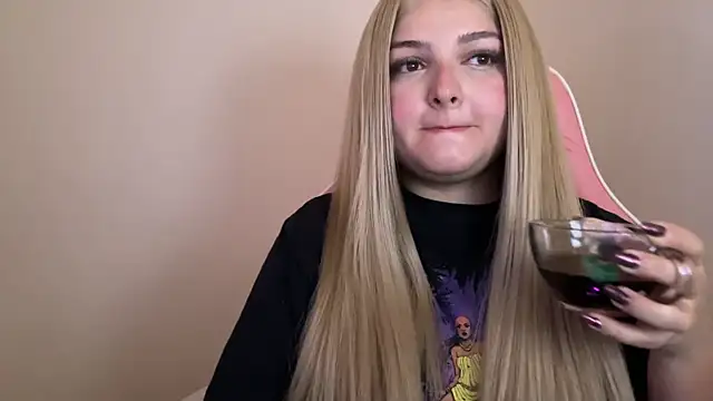 Snapshot of SweetPaige_ chatting on February 2025 12:48:02 PM SweetPaige online show from February 2025 12:48:02 PM