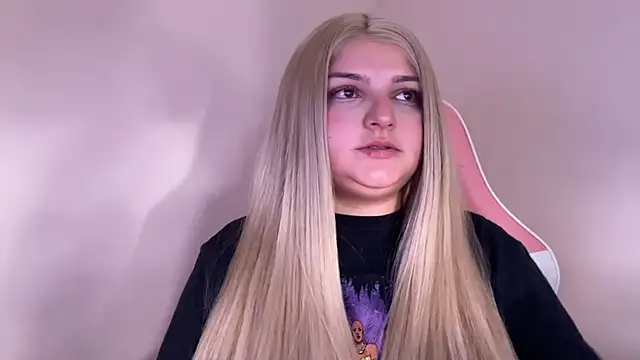 Snapshot of SweetPaige_ chatting on February 2025 10:42:02 PM SweetPaige online show from February 2025 10:42:02 PM