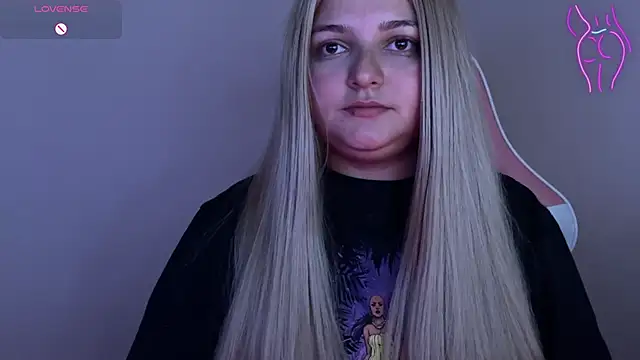 Snapshot of SweetPaige_ chatting on February 2025 09:42:02 PM SweetPaige online show from February 2025 09:42:02 PM