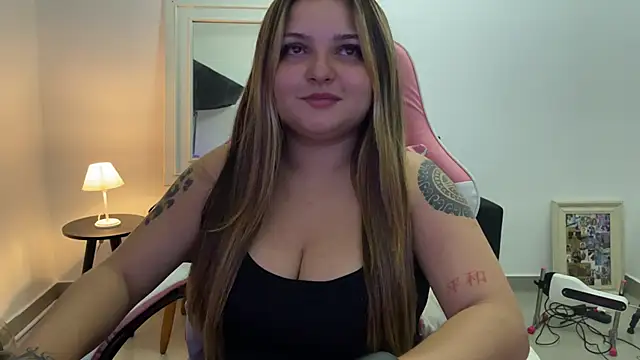 Snapshot of SweetPaige_ chatting on April 2026 01:19:01 AM SweetPaige online show from April 2026 01:19:01 AM