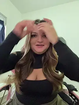 Snapshot of SweetPaige_ chatting on April 2026 11:03:02 AM SweetPaige online show from April 2026 11:03:02 AM