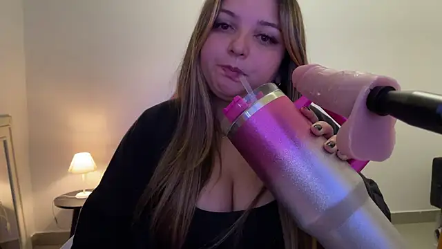 Snapshot of SweetPaige_ chatting on May 2026 11:10:01 PM SweetPaige online show from May 2026 11:10:01 PM