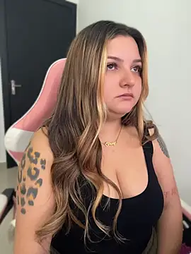 Snapshot of SweetPaige_ chatting on June 2026 11:45:02 AM SweetPaige online show from June 2026 11:45:02 AM