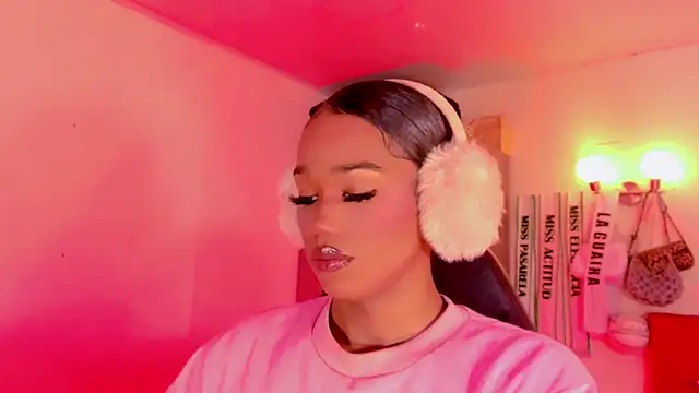 naomy  xx online show from March 2026 07:32:02 PM