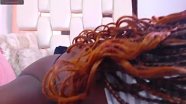 ItsVenuss online show from November 2025 06:07:02 PM