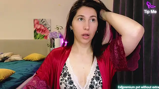 Snapshot of marrycolins chatting on May 2026 03:02:02 AM marrycolins online show from May 2026 03:02:02 AM