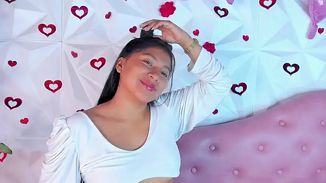 LinnaGardenia online show from February 2025 01:50:01 PM