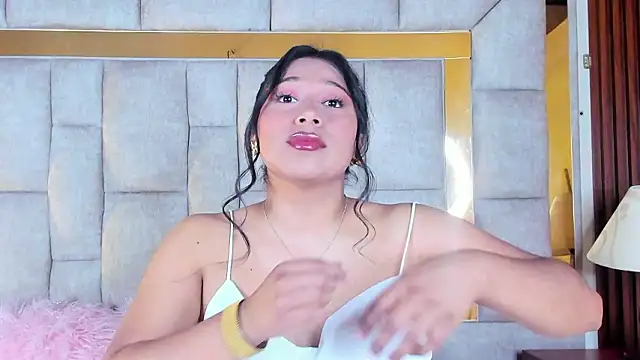 LinnaGardenia online show from February 2026 02:33:01 PM