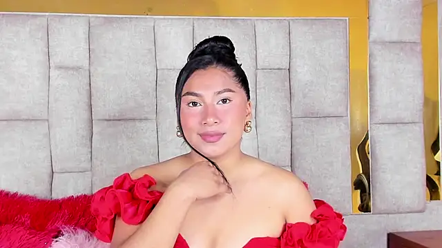 LinnaGardenia online show from February 2026 01:55:01 PM