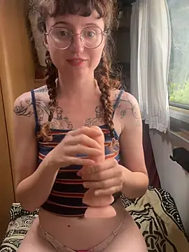 Snapshot of _foxygirl_ chatting on May 2026 05:00:01 PM foxygirl online show from May 2026 05:00:01 PM