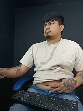 Snapshot of DickMasterfindom chatting on June 2026 09:14:01 AM DickMasterfindom online show from June 2026 09:14:01 AM
