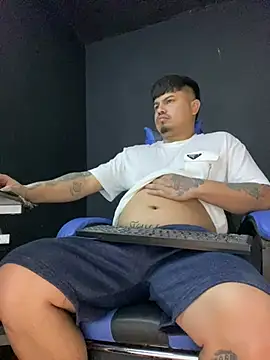 Snapshot of DickMasterfindom chatting on July 2026 03:56:02 AM DickMasterfindom online show from July 2026 03:56:02 AM