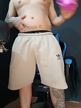 Snapshot of DickMasterfindom chatting on July 2026 06:32:02 PM DickMasterfindom online show from July 2026 06:32:02 PM