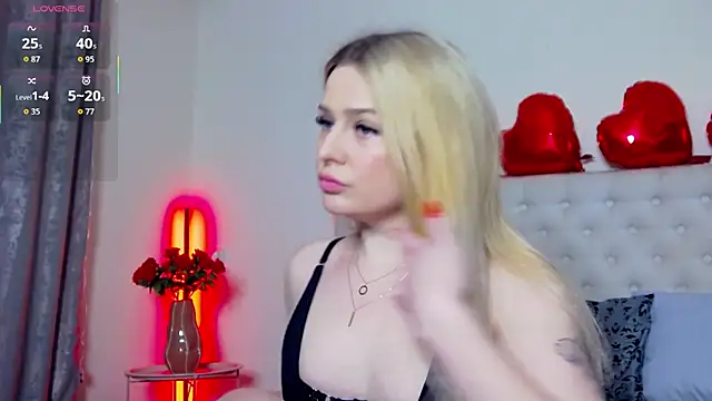 TamarraFox online show from February 2026 10:06:02 PM