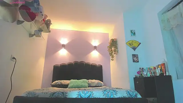 Sofia Clauss  online show from June 2026 04:15:01 AM