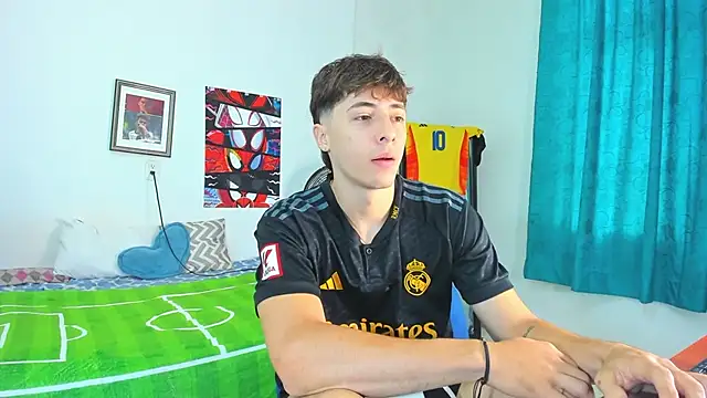 Snapshot of AlessandroDybala chatting on June 2026 12:44:02 PM AlessandroDybala online show from June 2026 12:44:02 PM
