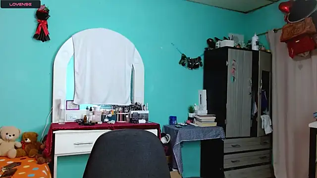 sensitive brunette online show from November 2025 06:43:02 PM