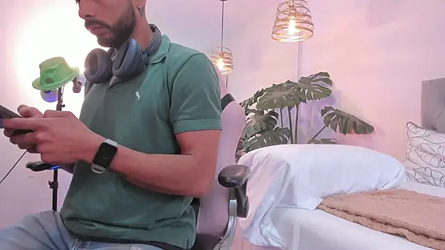 Tom cooper  online show from November 2025 01:21:02 PM