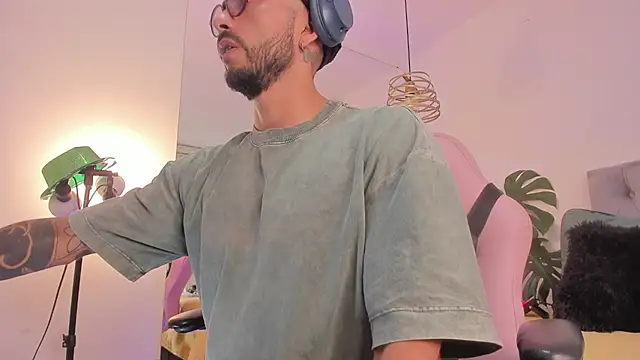 Tom cooper  online show from November 2025 01:11:01 PM