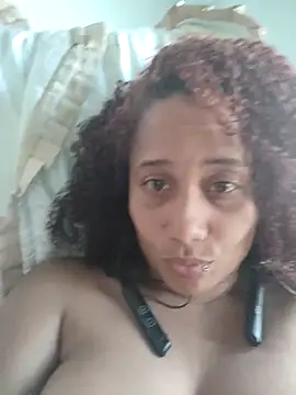 Snapshot of zandra_kiman chatting on February 2025 08:31:02 PM zandra kiman online show from February 2025 08:31:02 PM