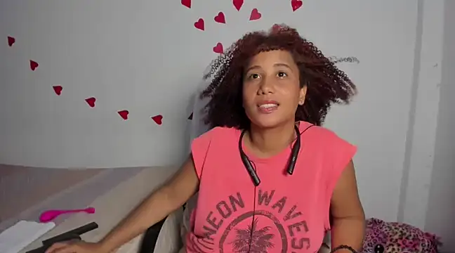 Snapshot of zandra_kiman chatting on February 2025 06:18:02 AM zandra kiman online show from February 2025 06:18:02 AM