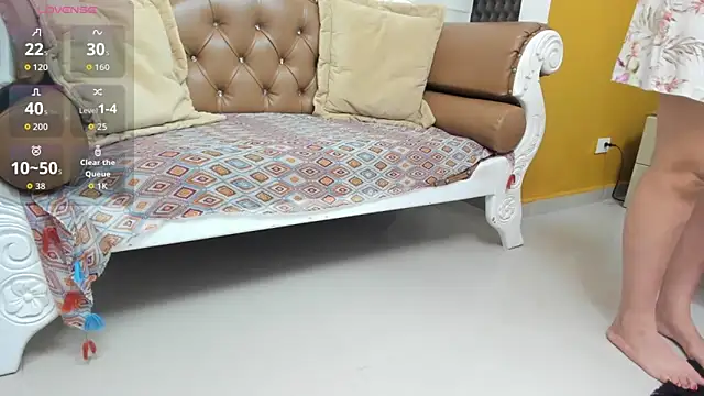 FOXYRIVER  online show from April 2026 12:10:01 PM