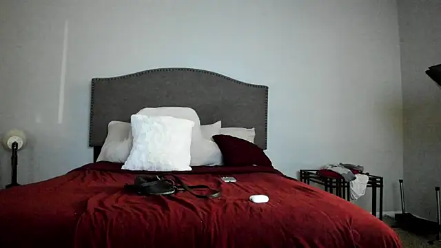 yiauana online show from September 2025 04:05:02 AM