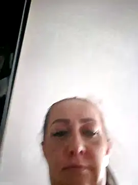 AvaLloyd online show from February 2025 12:24:01 PM