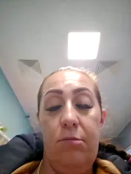 AvaLloyd online show from February 2025 03:52:01 PM