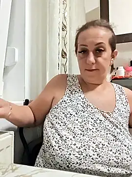 AvaLloyd online show from September 2025 01:18:01 AM