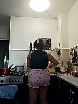 AvaLloyd online show from September 2025 01:24:02 PM