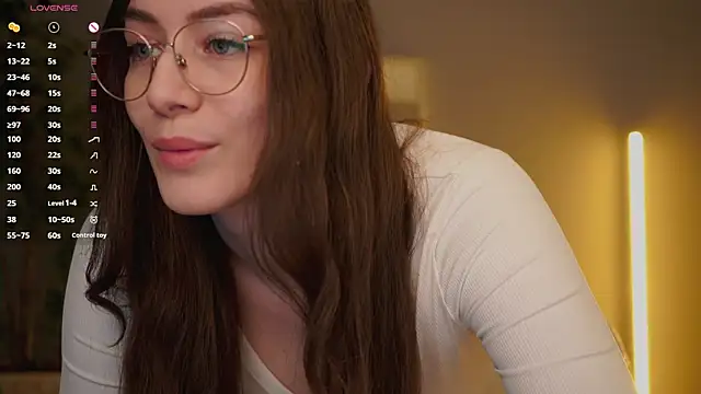 Ester Hill online show from April 2026 04:46:01 AM