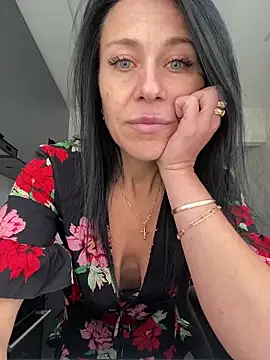 Snapshot of CuteNata chatting on October 2025 11:52:02 AM CuteNata online show from October 2025 11:52:02 AM