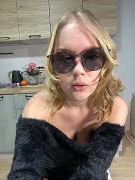 Snapshot of Little_Forest_ELF chatting on March 2025 02:30:01 PM Little Forest ELF online show from March 2025 02:30:01 PM